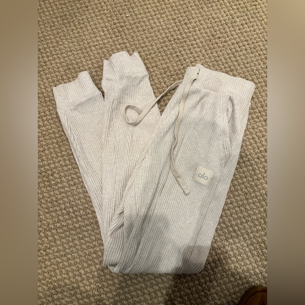 Alo Yoga Sweats